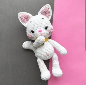 Gatinha-Amigurumi-Receitas-de-amigurumi-em-portugues-300x295